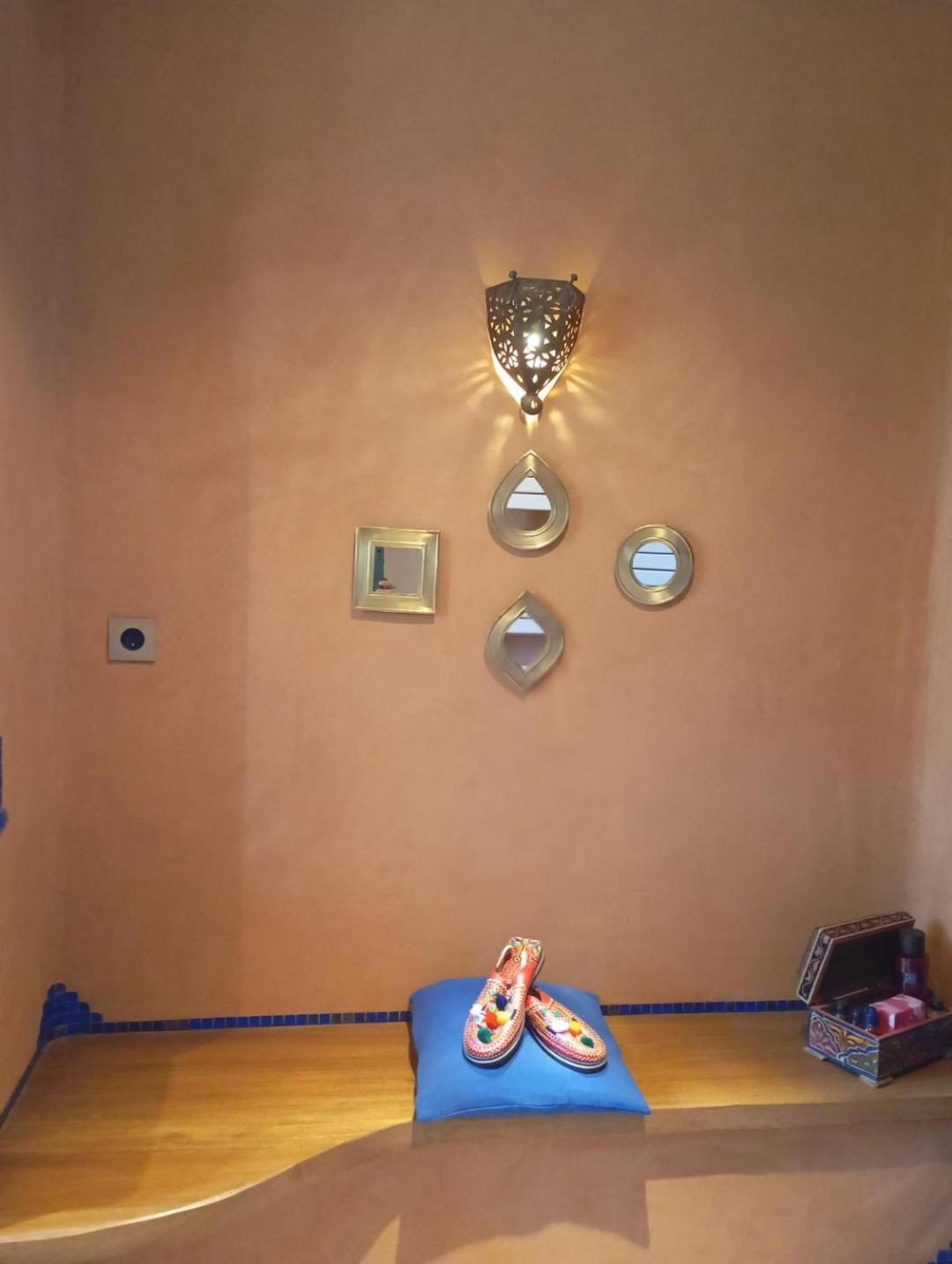 La Maison Bleue Ponsas Bagian luar foto
